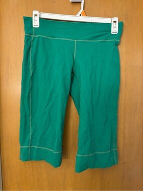 Lululemon clam digger shorts